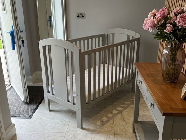 Grey Baby Elegance laba cot - Main image