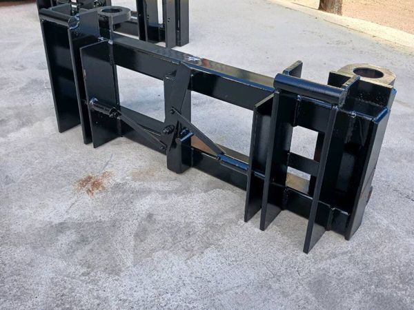 Pinnacle Fabrication Loader Adaptors - Main image