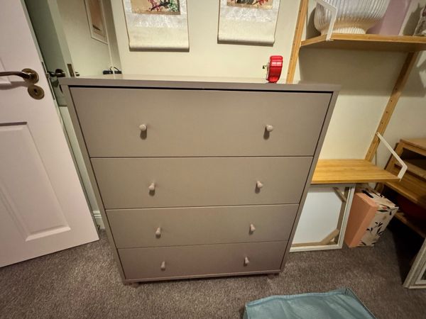 4 drawer chest of drawers - Main image