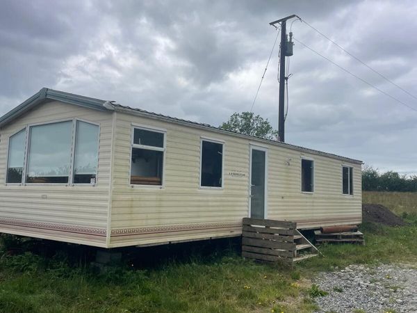 BK Lymington mobile home - Main image