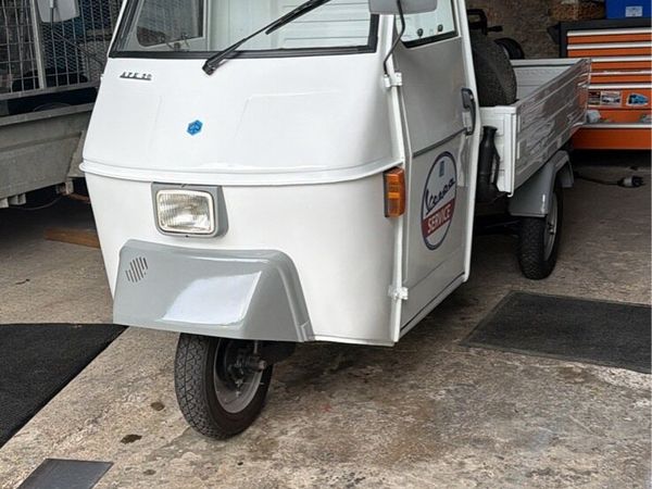 Fully restored piaggio ape 50 tuk tuk - Main image