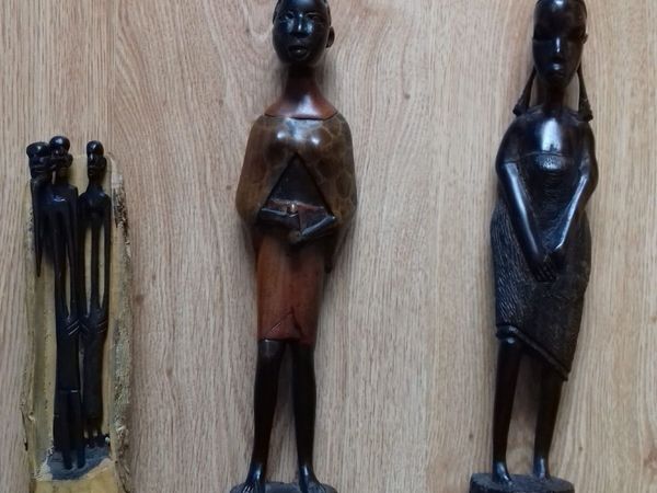 African figures - Main image