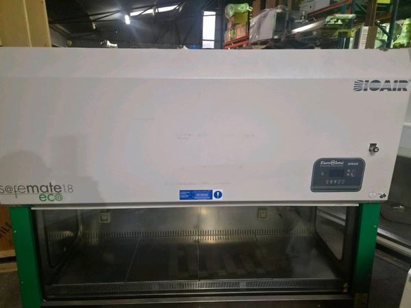 Bioair laminate flow booth - Main image