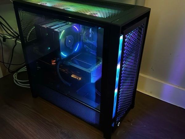 High-end gaming PC | Ryzen 7 9800X3D | RTX 5080 | 32GB DDR5 | 2TB - Main image