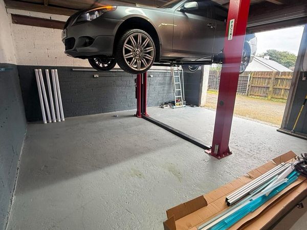 2 post 4 ton car / van lift - Main image