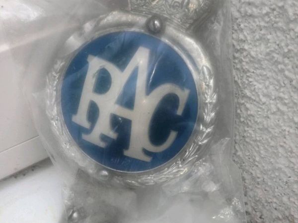 VINTAGE  RAC . BADGE - Main image
