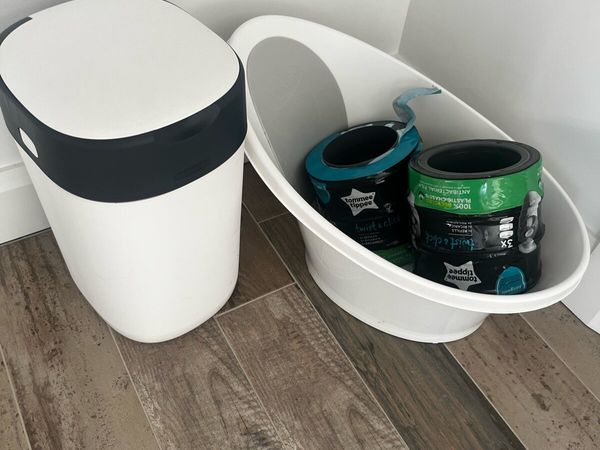 Baby bath and nappy bin - Main image
