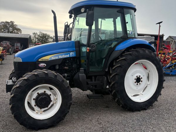 New Holland  Tractor - Main image