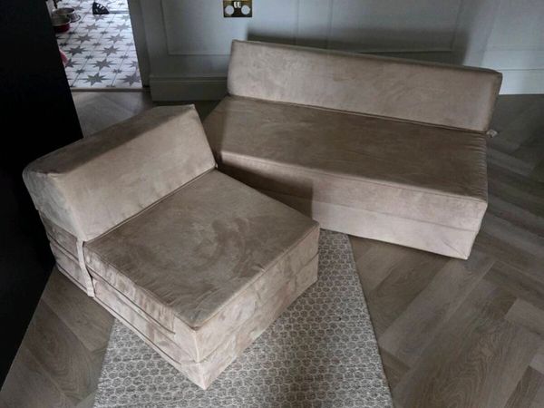 Kaikoo Fold-Out Sofa Beds – 2 Small Doubles & 1 Si - Main image