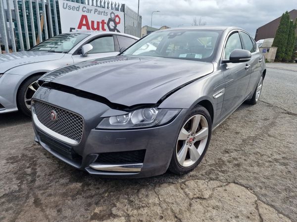 17 JAGUAR XF  2.0 D PORTFOLIO 180PS 4DR AUTO - Main image