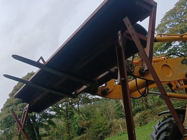 Swing down troughs - Main image