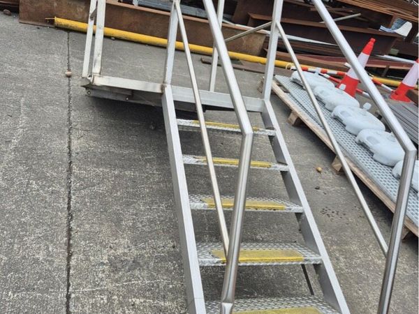 Stainless steel stairs/steps - Main image
