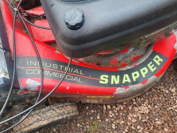 Commercial self drive mower - Main image
