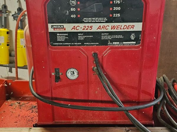 ARC welder 220 volt heavy duti Lincoln AC-225 - Main image