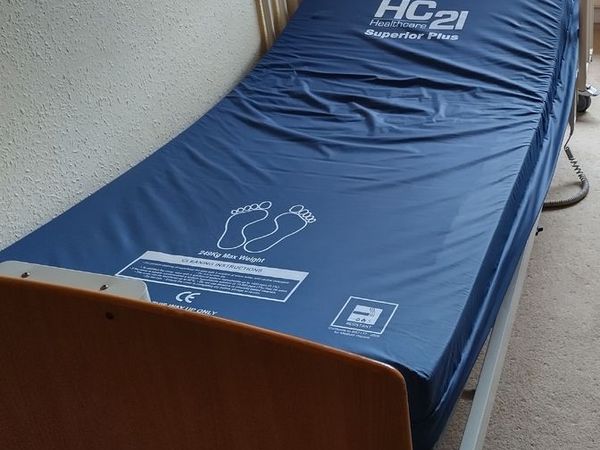 Hospital bed - Main image