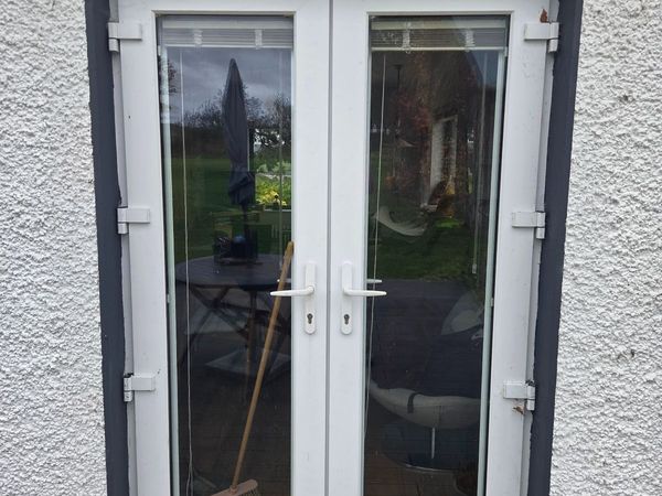 Patio Doors and Window with blinds - Main image