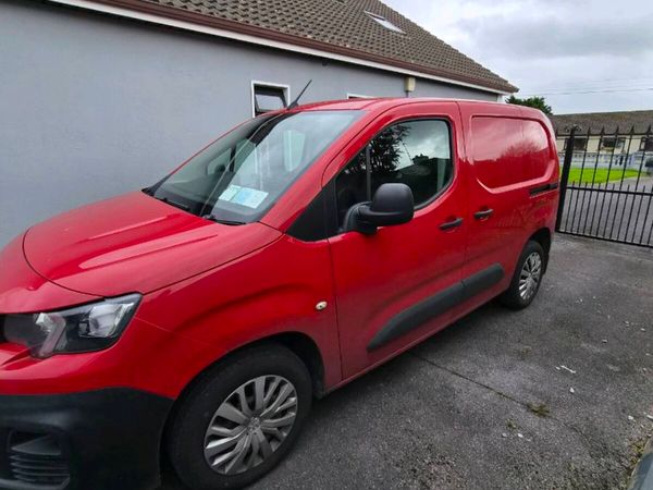 Peugeot Partner  3 seater commercial - Main image