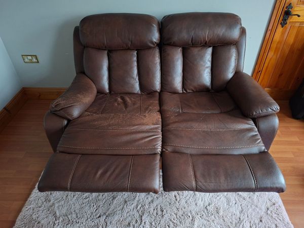 Free 2 seater couch - Main image