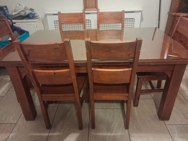 Dining table and 6 chairs - Main image
