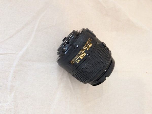 Nikon zoom lens and accessories - Main image