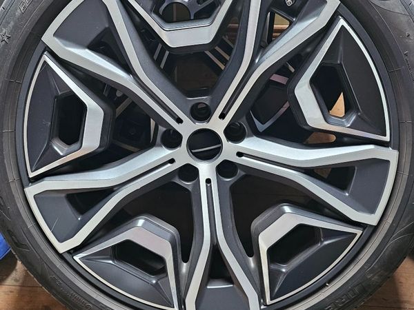 BMW iX 22"  type 1020 alloys - Main image