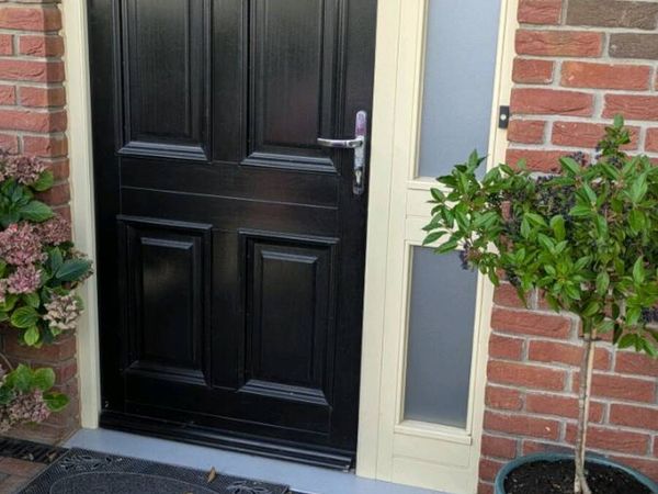 Front door - Main image