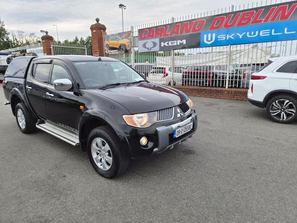Double cab L200 With Canopy - Main image