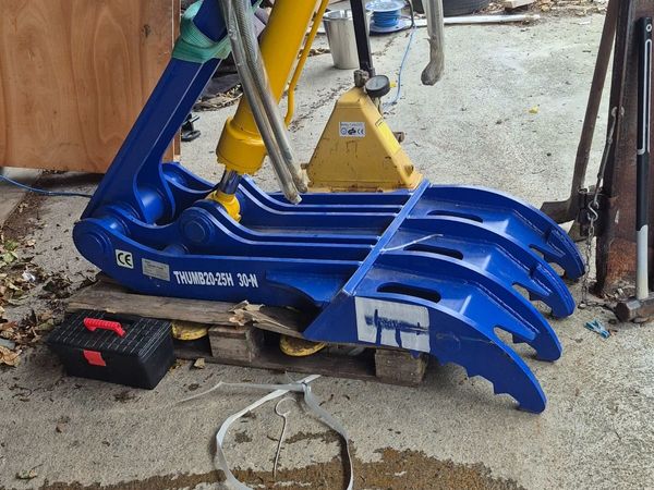 Rotating hydraulic grab also elephant thumb - Main image