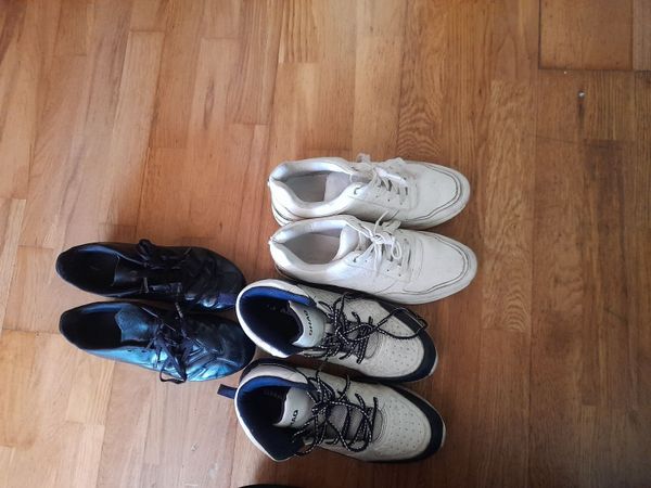 Girls football shoes and basketball shoes - Main image