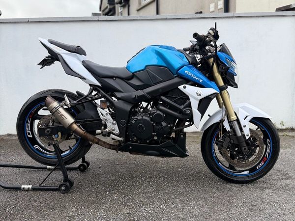 Suzuki GSR 750 - Main image