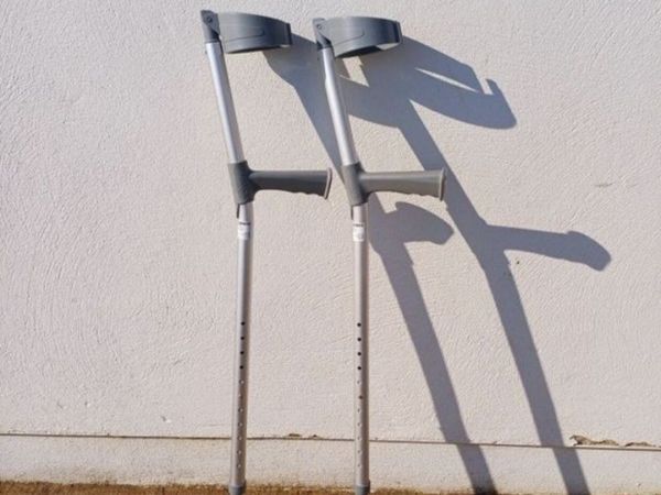 Pair of Crutches, like new - Main image