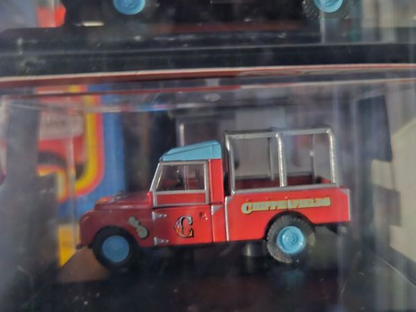Corgi Oxford Chipperfields Circus Landrover - Main image