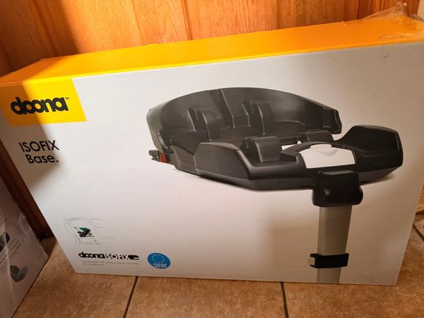 Doona infant seat and isofix base - Main image