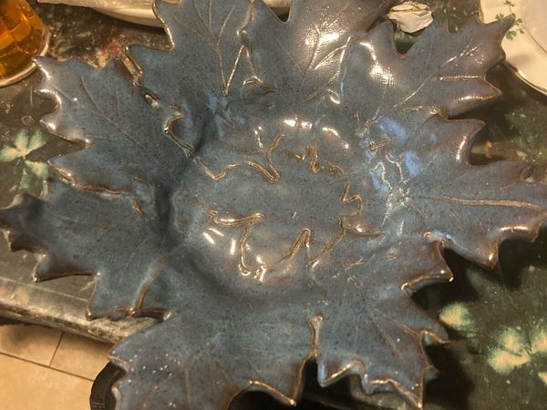 Maple leaf pottery bowl free postage - Main image