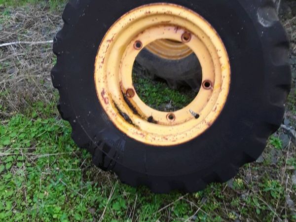 JCB 3CX wheel - Main image