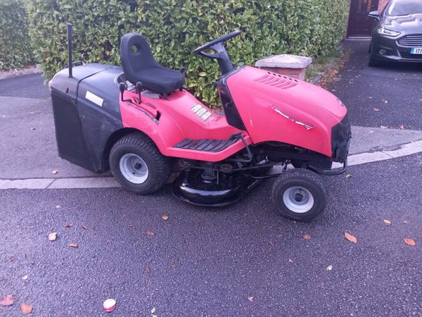 Castlegarden ride on lawnmower - Main image