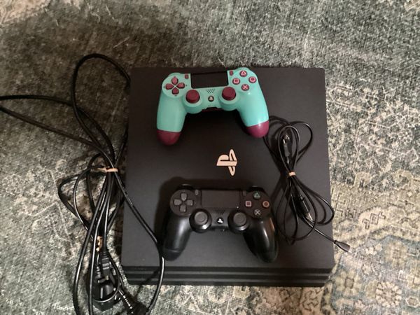 PS4 pro - Main image