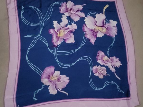 Beautiful silk scarf - Main image