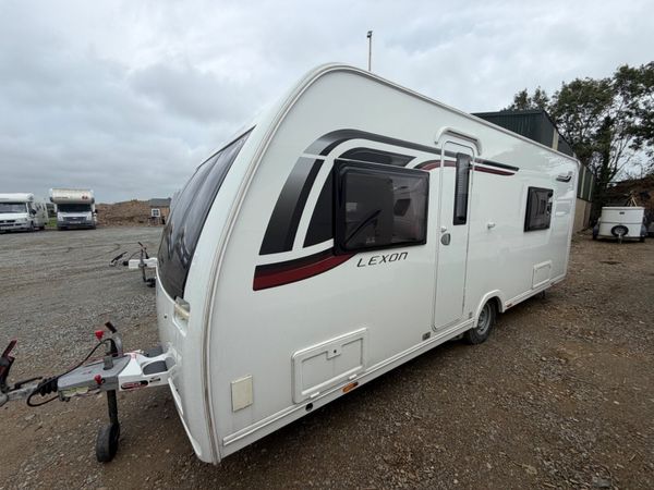 2017 LUNAR LEXON – 4 BERTH LUXURY CARAVAN - Main image
