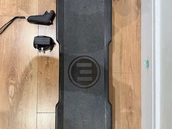 Evolve Electric Skateboard - EXTRAS - Main image