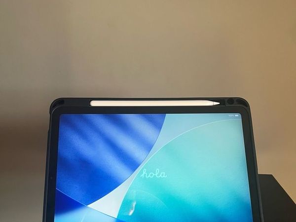 iPad Air (2020) with Apple Pencil and case - Main image