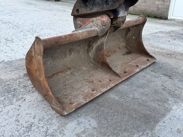 72” Grading Bucket 65mm pins - Main image