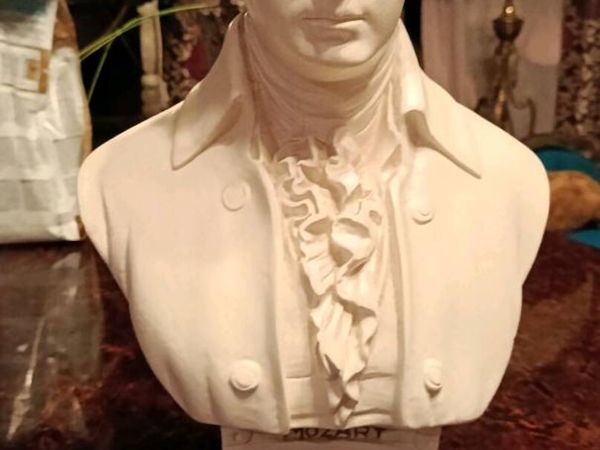Large Mozart bust - Main image