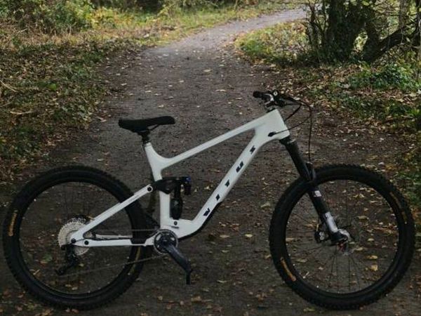 Vitus full suspension custom bike - Main image