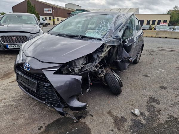 19 TOYOTA YARIS  1.5 HYBRID FOR BREAKING - Main image