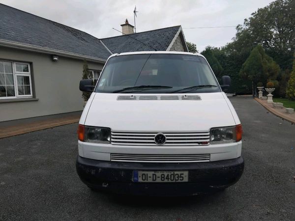 VolkswagenTransporterLWB 2.5 TDI 6mounts tax 6cvrt - Main image