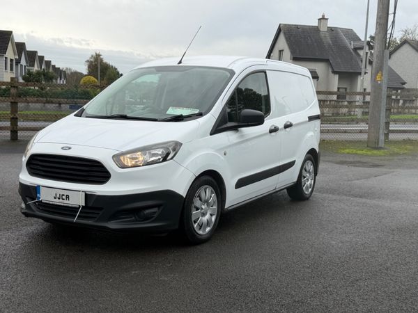 ABSOLUTELY IMMACULATE 2015 FORD TRANSIT - Main image
