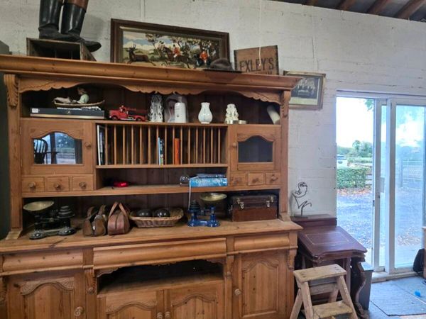 Dresser and Chairs - Main image