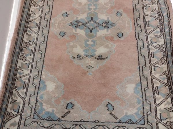 Heavy Vintage handmade 100%wool rug - Main image