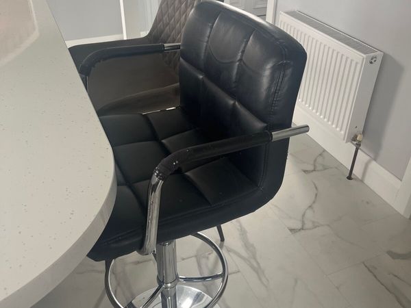 Breakfast bar stools - Main image